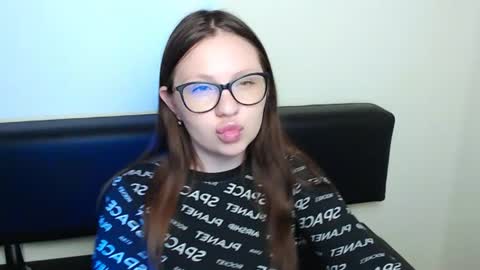 Snapshot of luizaheems_ chatting on 06.10.26 Luiza online show from 06.10.26