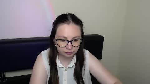 Snapshot of luizaheems_ chatting on 06.24.26 Luiza online show from 06.24.26