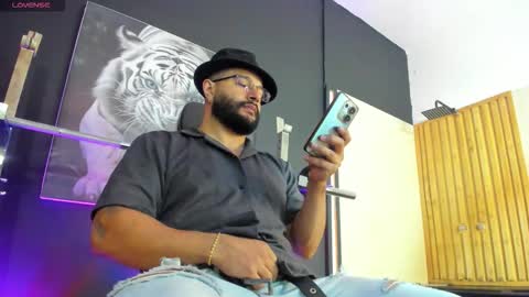 Snapshot of luke__09 chatting on 10.27.25 LUKE online show from 10.27.25