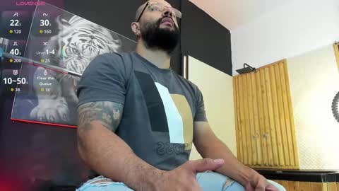 Snapshot of luke__09 chatting on 11.24.25 LUKE online show from 11.24.25