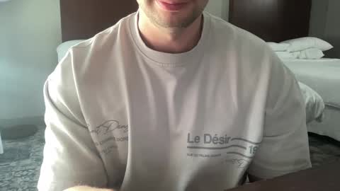 Snapshot of luke_bubblebutt chatting on 09.22.25 Luke online show from 09.22.25