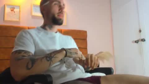 Snapshot of luke_davis01 chatting on 03.10.25 LUKE online show from 03.10.25