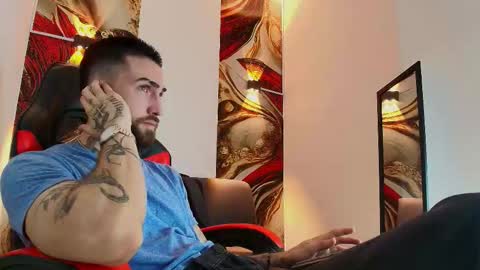 Snapshot of luke_davis01 chatting on 10.24.25 LUKE online show from 10.24.25