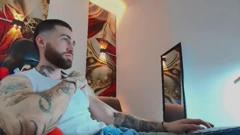 Snapshot of luke_davis01 chatting on 11.12.25 LUKE online show from 11.12.25