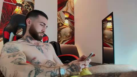 Snapshot of luke_davis01 chatting on 11.13.25 LUKE online show from 11.13.25