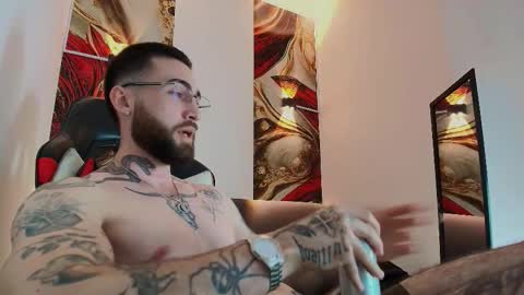 Snapshot of luke_davis01 chatting on 11.14.25 LUKE online show from 11.14.25