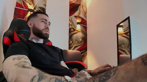 Snapshot of luke_davis01 chatting on 11.21.25 LUKE online show from 11.21.25