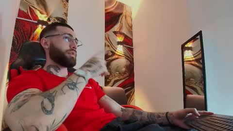 Snapshot of luke_davis01 chatting on 11.24.25 LUKE online show from 11.24.25