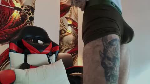 Snapshot of luke_davis01 chatting on 11.29.25 LUKE online show from 11.29.25