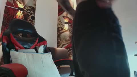 Snapshot of luke_davis01 chatting on 12.17.25 LUKE online show from 12.17.25