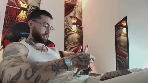 Snapshot of luke_davis01 chatting on 12.18.25 LUKE online show from 12.18.25