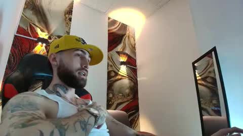 Snapshot of luke_davis01 chatting on 01.06.26 LUKE online show from 01.06.26