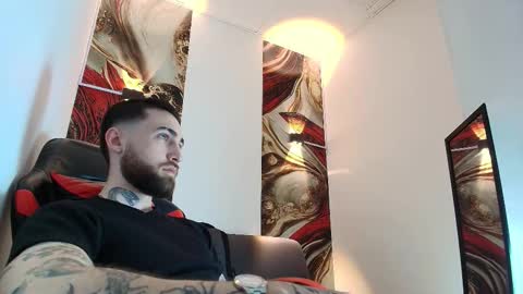 Snapshot of luke_davis01 chatting on 01.10.26 LUKE online show from 01.10.26