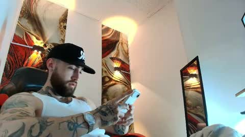 Snapshot of luke_davis01 chatting on 05.09.26 LUKE online show from 05.09.26