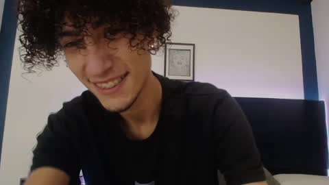 Snapshot of lukeaaron_ chatting on 12.04.24 Luke online show from 12.04.24