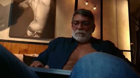 Snapshot of lukecrews chatting on 01.27.25 Luke Crews online show from 01.27.25