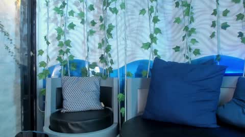 Snapshot of lukecrews chatting on 02.08.25 Luke Crews online show from 02.08.25