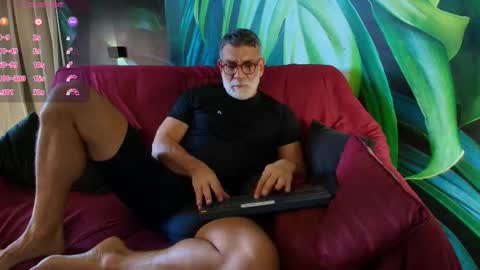 Snapshot of lukecrews chatting on 09.09.25 Luke Crews online show from 09.09.25