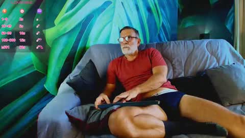 Snapshot of lukecrews chatting on 09.16.25 Luke Crews online show from 09.16.25