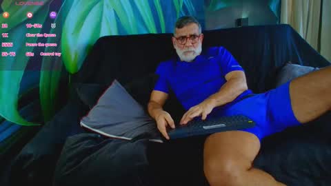 Snapshot of lukecrews chatting on 09.17.25 Luke Crews online show from 09.17.25