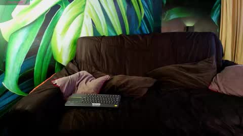 Snapshot of lukecrews chatting on 09.20.25 Luke Crews online show from 09.20.25