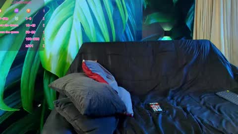 Snapshot of lukecrews chatting on 09.27.25 Luke Crews online show from 09.27.25