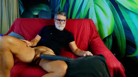 Snapshot of lukecrews chatting on 09.30.25 Luke Crews online show from 09.30.25