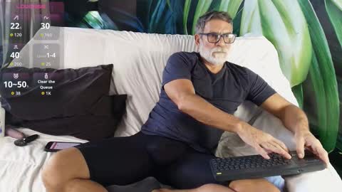 Snapshot of lukecrews chatting on 01.14.26 Luke Crews online show from 01.14.26