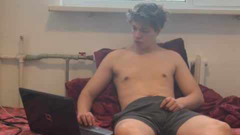 Snapshot of lukedesirable chatting on 02.15.25 lukedesirable online show from 02.15.25