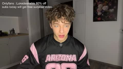 Snapshot of lukedesirable chatting on 02.18.26 lukedesirable online show from 02.18.26