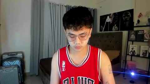 Snapshot of lukeevansx chatting on 09.15.25 LUKE online show from 09.15.25