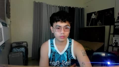 Snapshot of lukeevansx chatting on 09.16.25 LUKE online show from 09.16.25