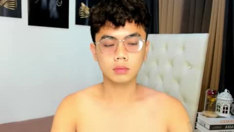 Snapshot of lukeevansx chatting on 10.13.25 LUKE online show from 10.13.25