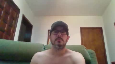 Snapshot of lukz88bigcock chatting on 01.12.25 Luke online show from 01.12.25