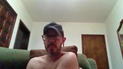 Snapshot of lukz88bigcock chatting on 12.05.25 Luke online show from 12.05.25