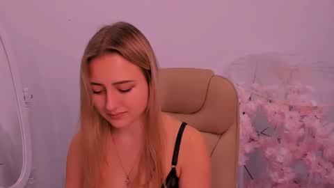 Lily online show from 10.11.25