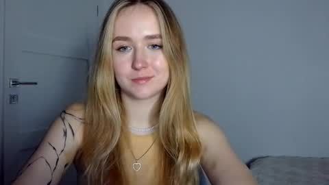 Snapshot of lulu_baby1 chatting on 04.06.26 Lulu Baby18 online show from 04.06.26