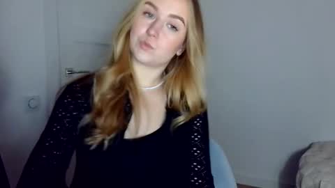 Snapshot of lulu_baby1 chatting on 04.10.26 Lulu Baby18 online show from 04.10.26