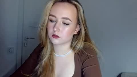 Snapshot of lulu_baby1 chatting on 04.11.26 Lulu Baby18 online show from 04.11.26