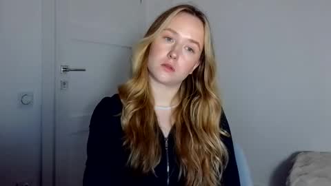 Snapshot of lulu_baby1 chatting on 04.15.26 Lulu Baby18 online show from 04.15.26