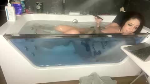 Snapshot of lulu_only_fans chatting on 01.19.25 Lulu online show from 01.19.25