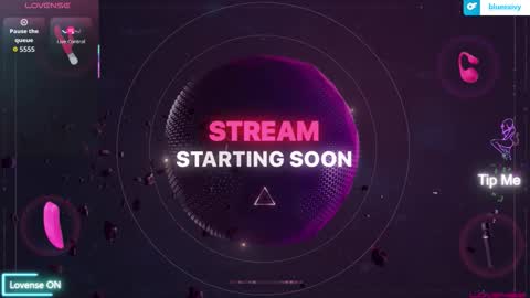 Snapshot of luluubloomm chatting on 11.14.25 Lulu online show from 11.14.25