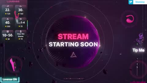 Snapshot of luluubloomm chatting on 11.19.25 Lulu online show from 11.19.25