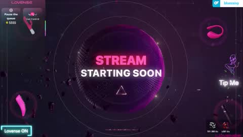 Snapshot of luluubloomm chatting on 11.21.25 Lulu online show from 11.21.25