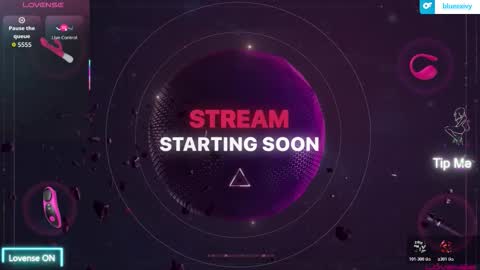 Snapshot of luluubloomm chatting on 11.22.25 Lulu online show from 11.22.25