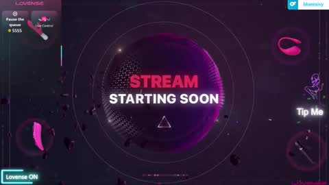 Snapshot of luluubloomm chatting on 11.25.25 Lulu online show from 11.25.25