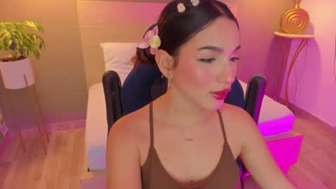 Snapshot of luma_sky chatting on 10.02.25 L U M A online show from 10.02.25