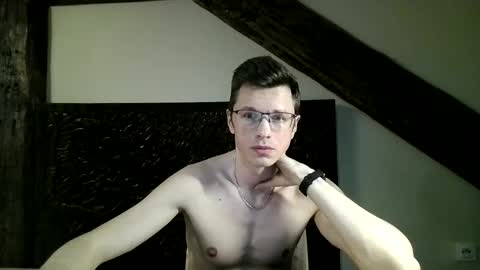 Snapshot of lumberjack__666 chatting on 04.27.26 Andrew independent model 2000-0000 CET daily online show from 04.27.26