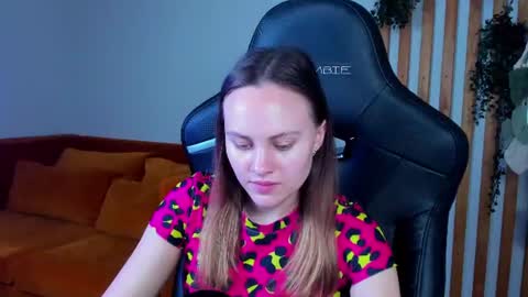 Snapshot of lumerisoren chatting on 06.15.26 lumerisoren online show from 06.15.26