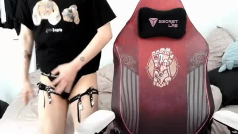 Snapshot of lumii1995 chatting on 04.08.26 IM STRAIGHT Only Fans lumiifundz online show from 04.08.26